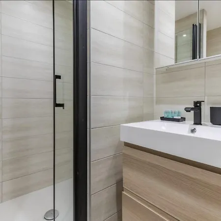 Hsh Parmentier-couronnes Ii Design 4p-1br Parigi