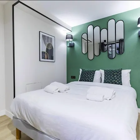 Hsh Parmentier-couronnes Ii Design 4p-1br * Parigi